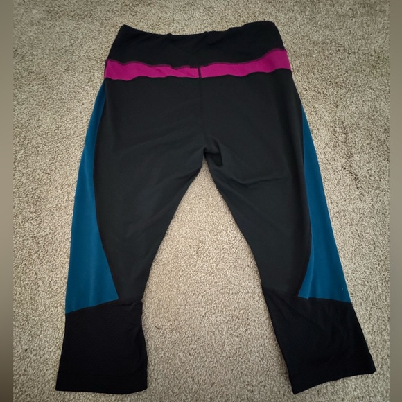 ZELOS Cropped Leggings in Size XL - Picture 4 of 4